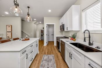 Quartz countertops – sleek & durable